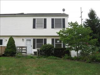 3BR/2+1BA Townhouse